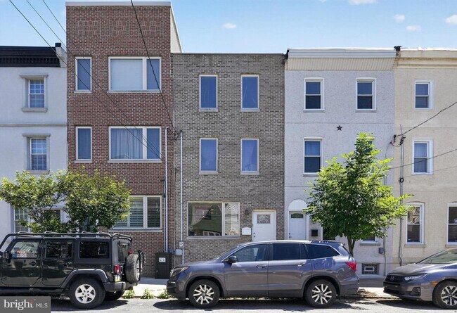 Building Photo - 2209 E Huntingdon St