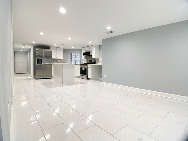 Photo - 2327 N Harding Ave Unit G