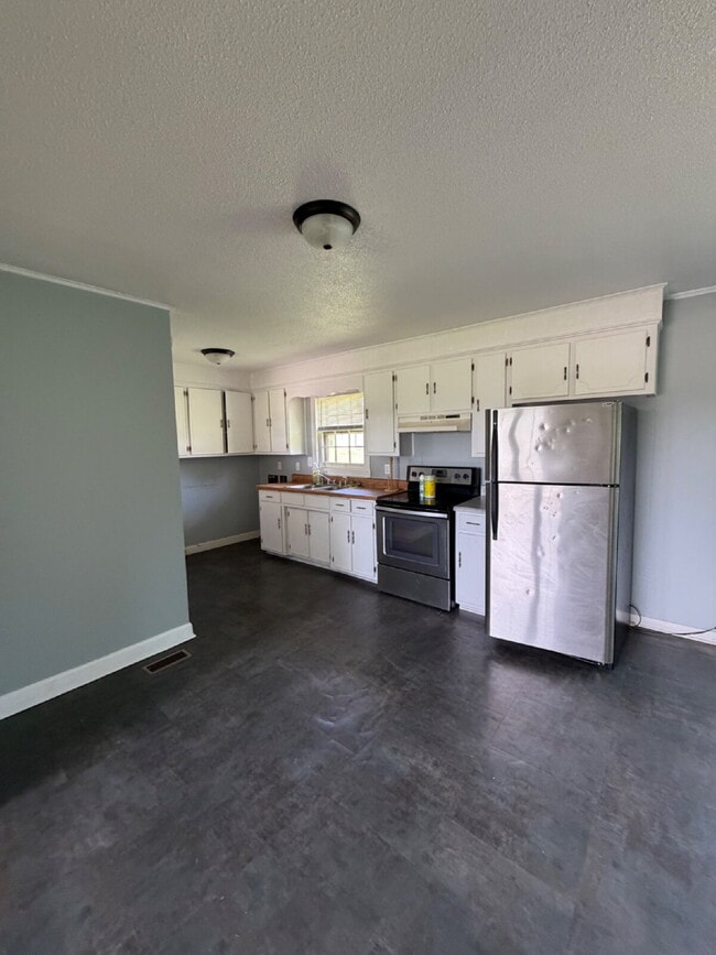 Photo - CUTE 3 BR, 1 BA BRICK HOME IN CONVENIENT MT OLIVE LOCATION