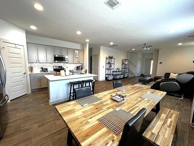 Photo - 4613 Quarrybank Dr.