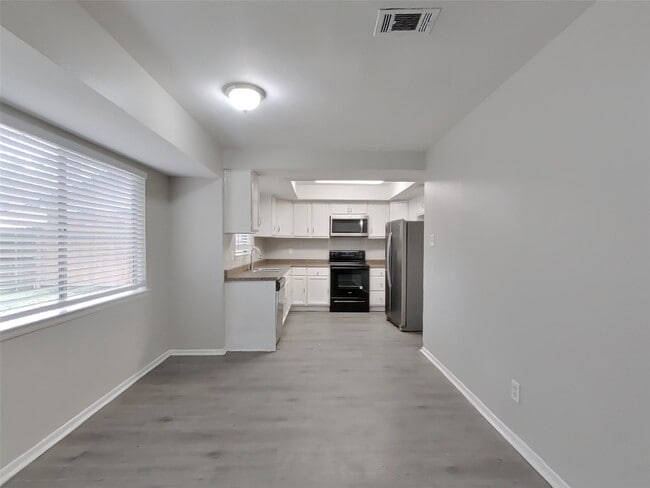 Photo - 11519 Perry Rd