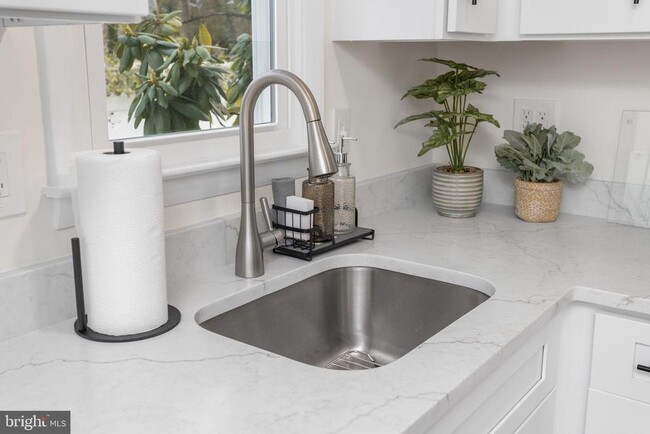 Photo - 295 Lander Dr