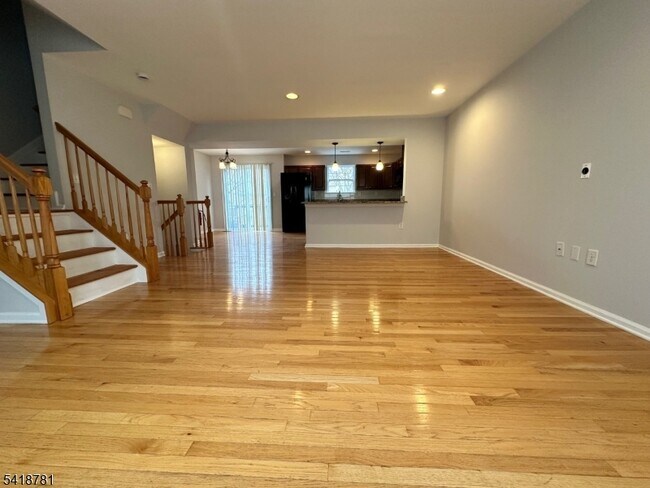 Photo - 33 Ronald Dr