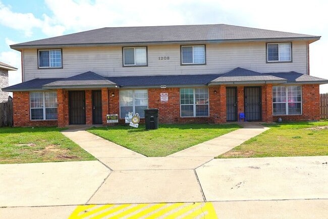Photo - 1208 Industrial Blvd