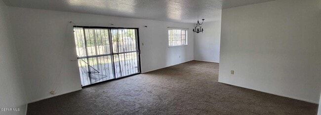 Photo - 404 San Saba Rd