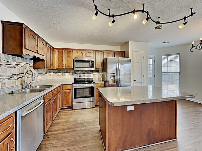 Photo - 4082 Colton Dr