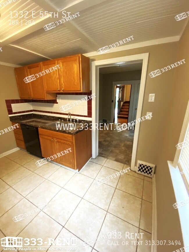 Photo - 1332 E 55th St