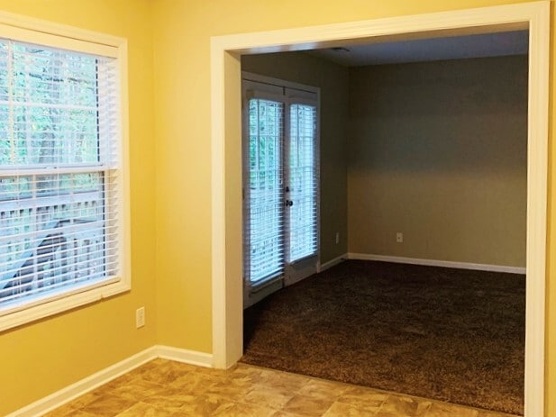 Photo - 524 Wyndham Dr