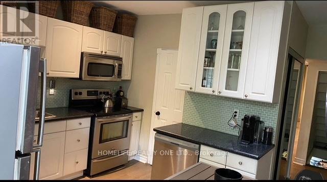 Photo - 128 Carlaw Ave