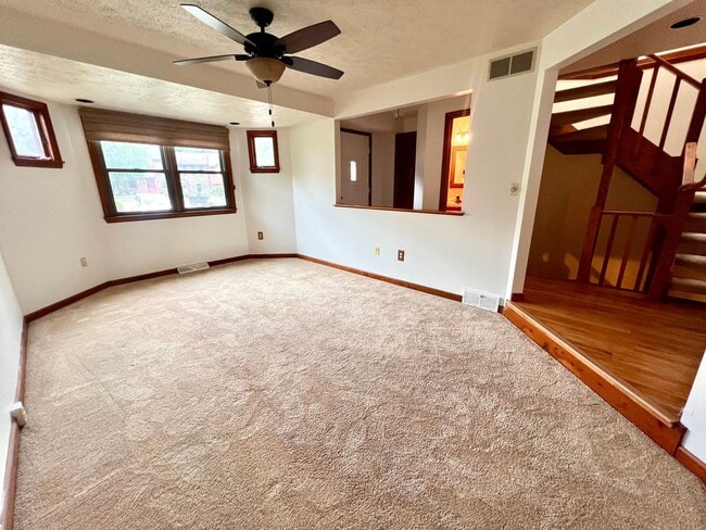 1256 Queens Dr