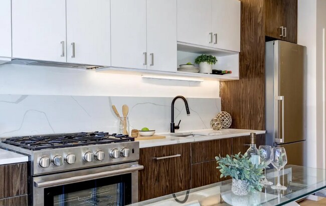 Photo - 1435 Clifton St NW Unit Apt 6