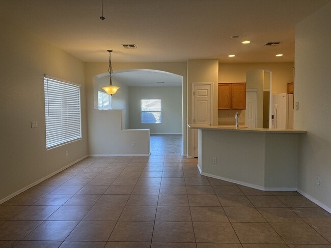 Photo - 4 Bedroom in San Tan Ranch, Gilbert!