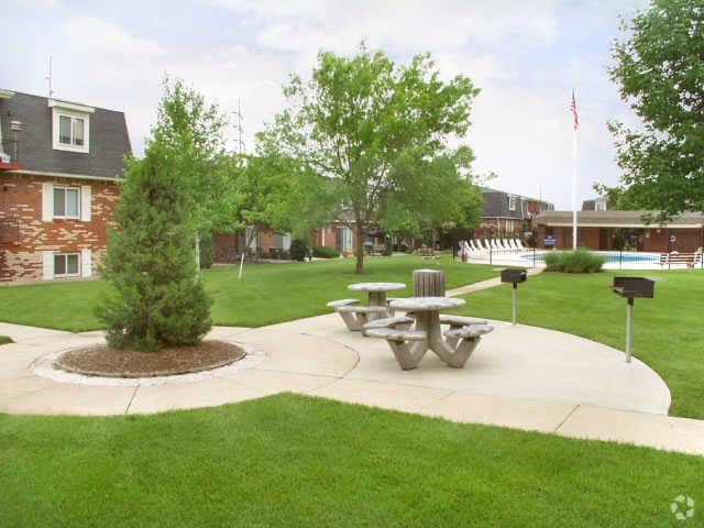 Community - Village Park at Eastborough