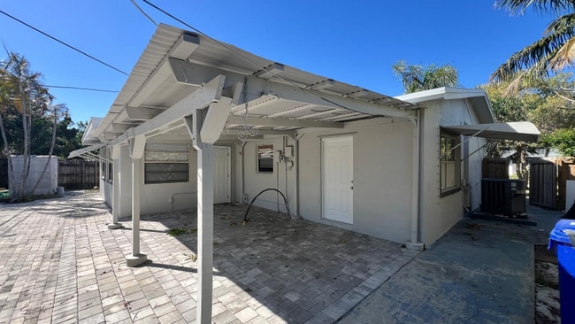 Photo - 1120 NE 23rd Pl