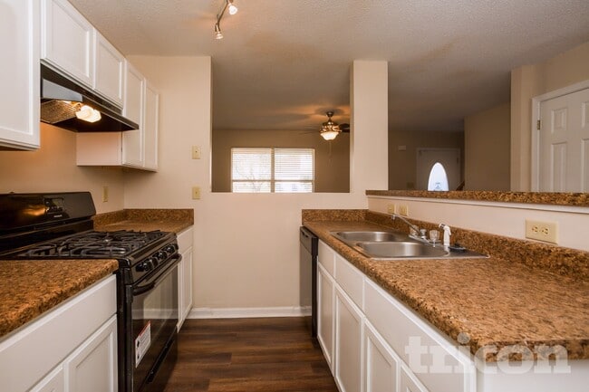 Photo - 815 Tramore Dr