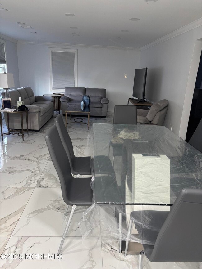 Photo - 295 Roosevelt Ave