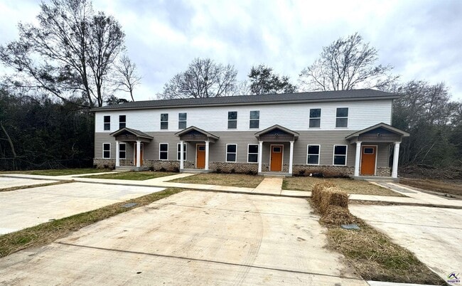 Photo - 305 N 4th St