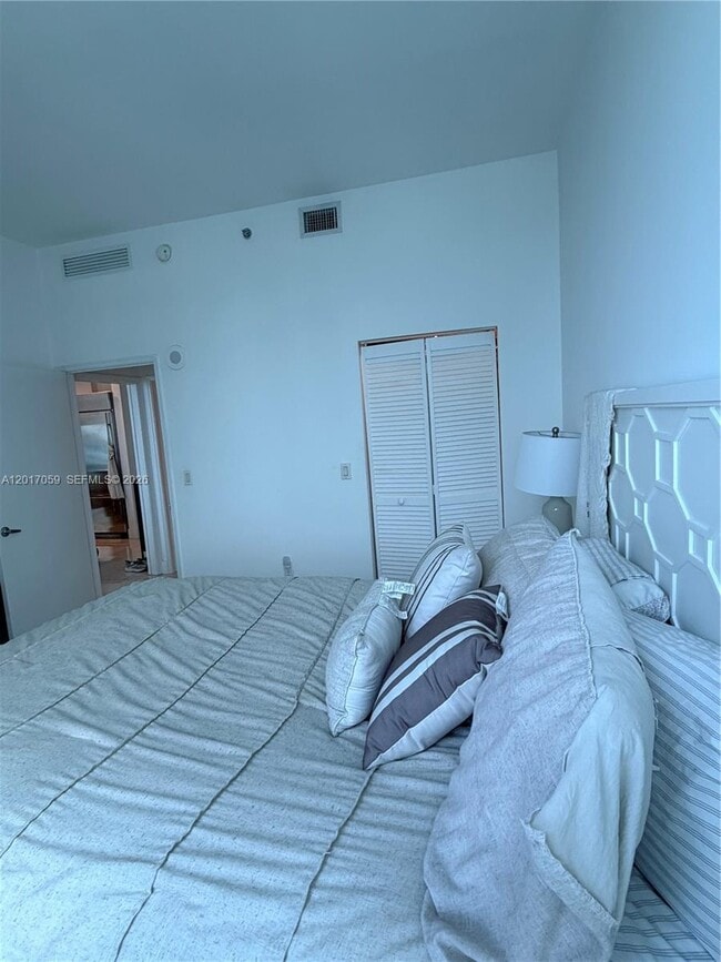 Photo - 950 Brickell Bay Dr Unit 4208