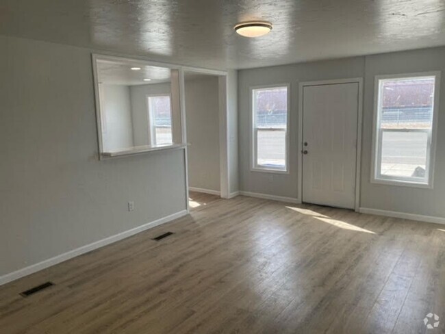 Building Photo - 801 E Main St Unit A Rental