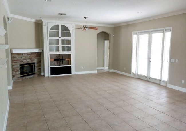 Photo - Oviedo 4 Bed 2 Bath Pool Home in Live Oak - Oviedo