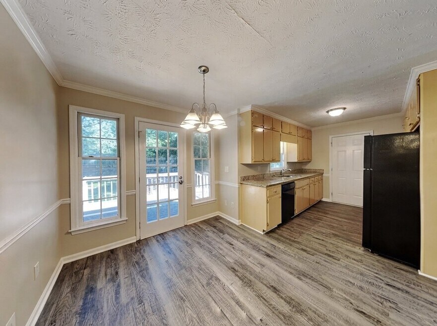 1901 Pond Ridge Ct