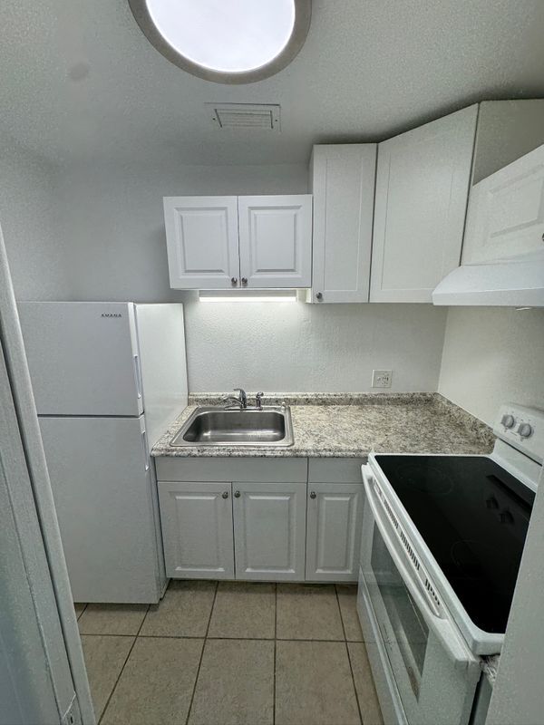 Photo - 1727 NE 2nd St Unidad 4