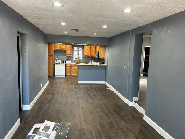 Photo - 508 W 11th St Unit 1