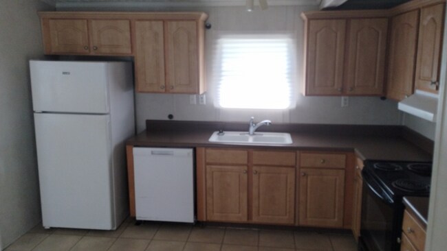 Photo - 143 Laurence Ct