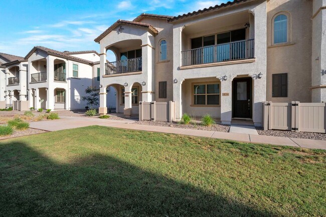 Building Photo - Like Brand New Luxurious Modern 3 Bedroom ... Rental