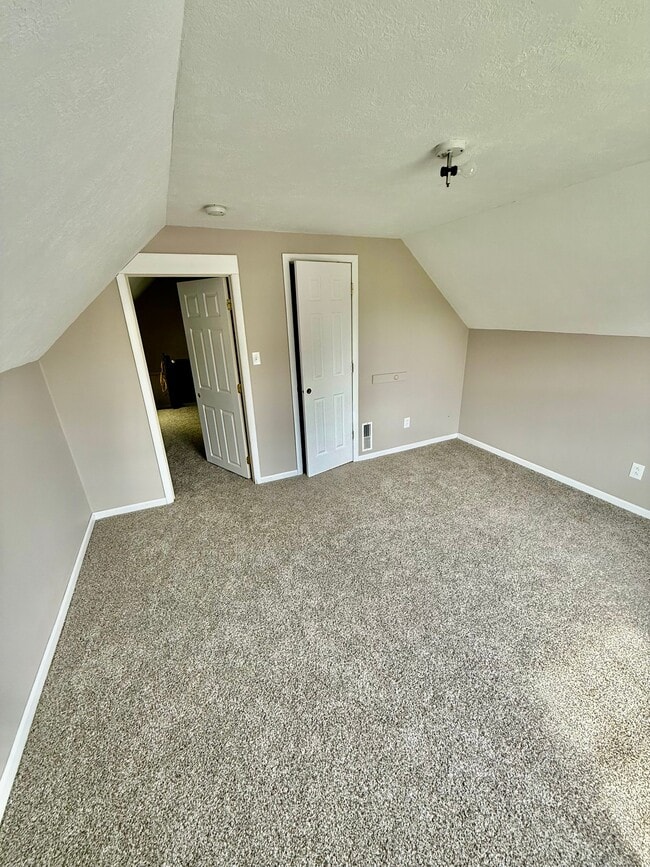 Photo - 220 W 15th St