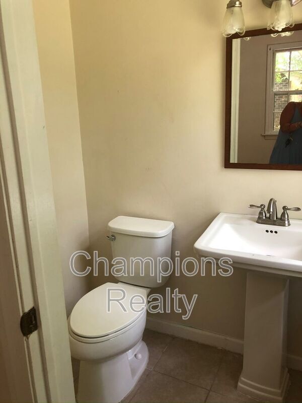 Photo - 2834 Mimosa St