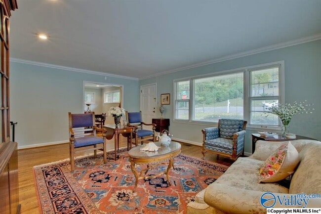 Photo - 2700 Evergreen St SE