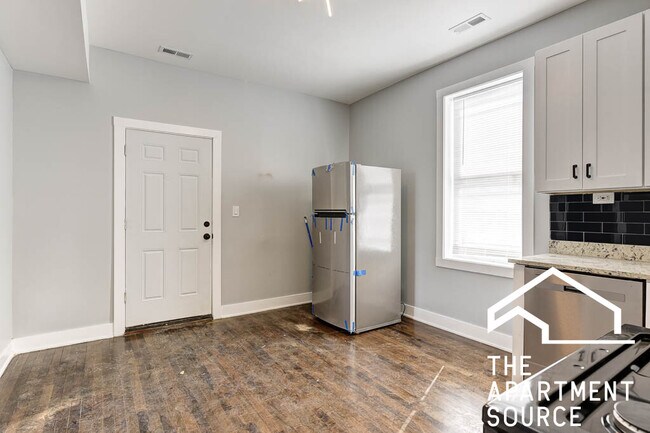 Photo - 2935 N Lawndale Ave Unit 3