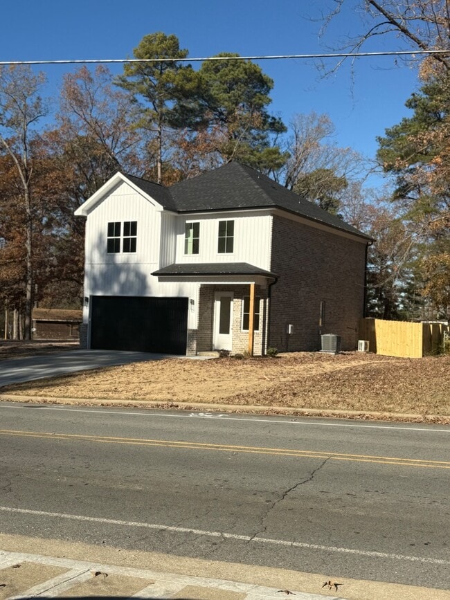 Photo - 412 Prickett Rd