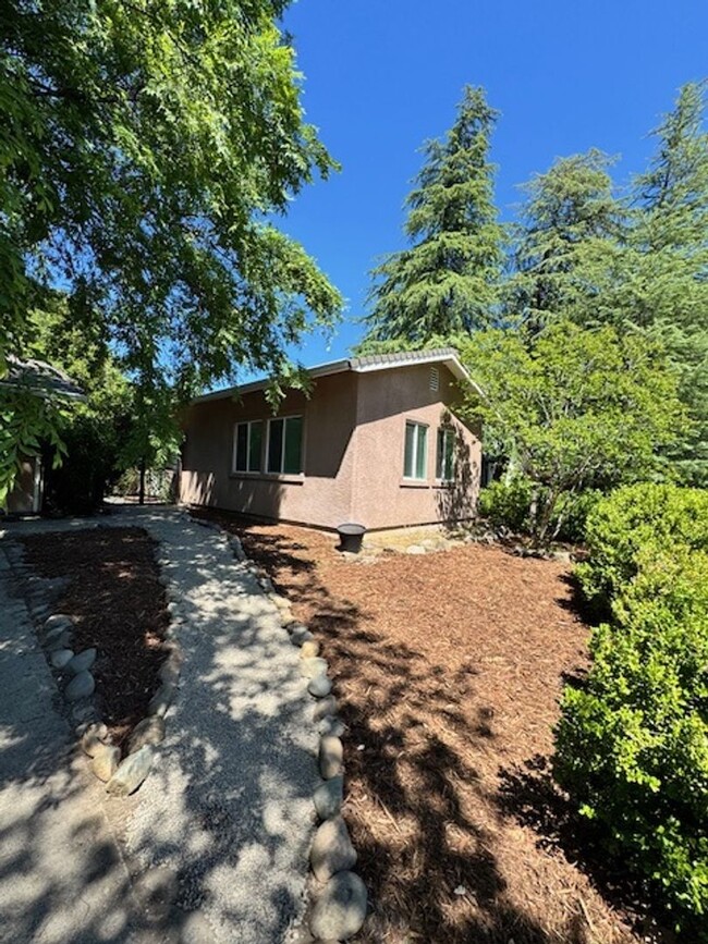 Spacious 1 Bedroom Mother-in-Law unit with... - Spacious 1 Bedroom Mother-in-Law unit with... House