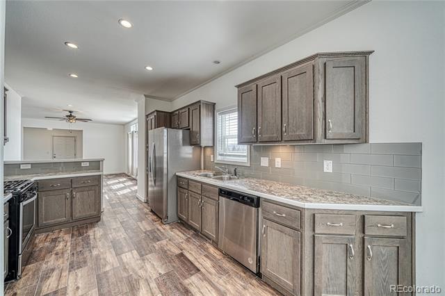 Photo - 902 W 6th St