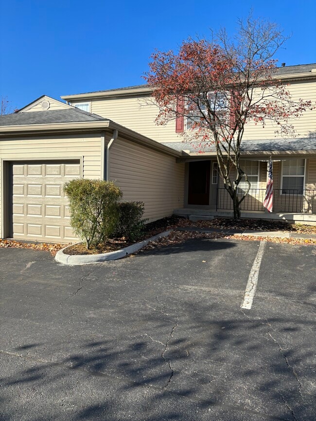 Building Photo - 2037 Burbridge Ln Unit 2037 Burbridge L Rental