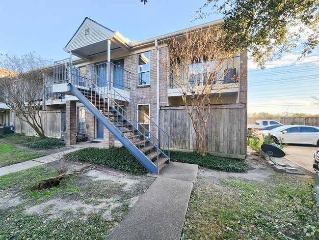 Building Photo - 3900 Woodchase Dr Unit 160 Rental