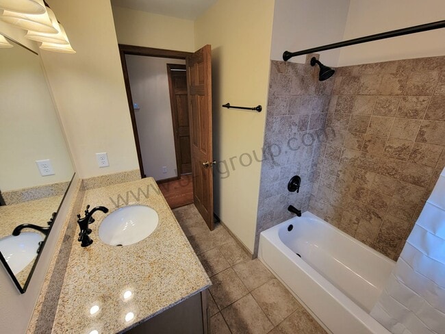 Photo - Great Location!