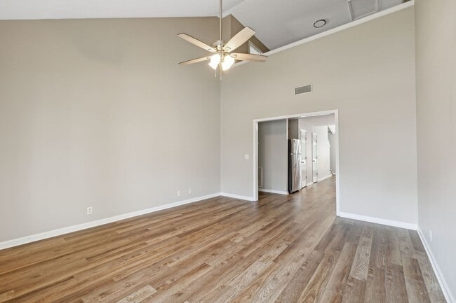 Photo - 118 Lancaster Gate Pl