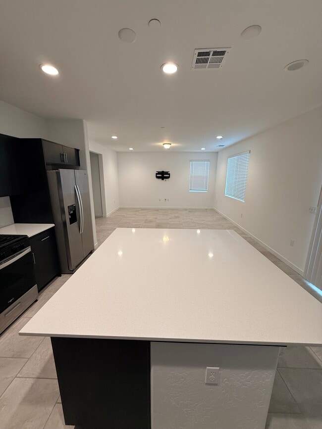 Photo - 392 Talus Way S