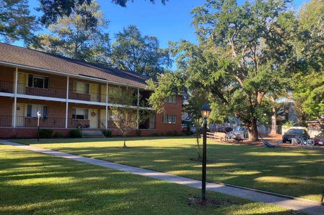 Elm Villa Apartments