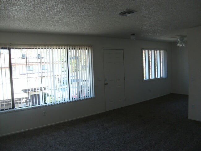 1253 Lancers Ln Unit k