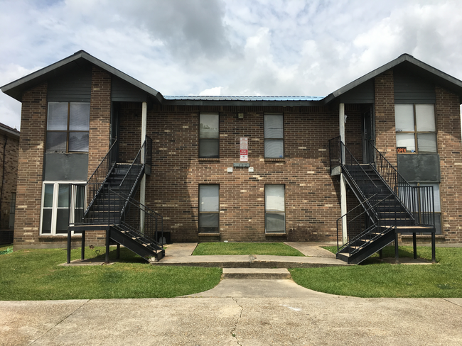 Photo - 1725 Cedar Lake Dr Apartments Unit B