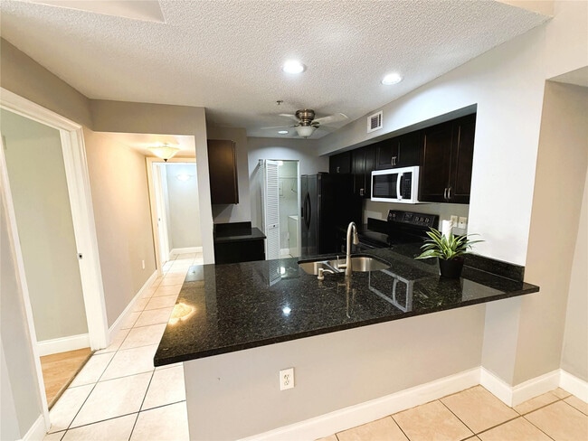 Photo - 4820 N State Rd 7 Unidad 10303