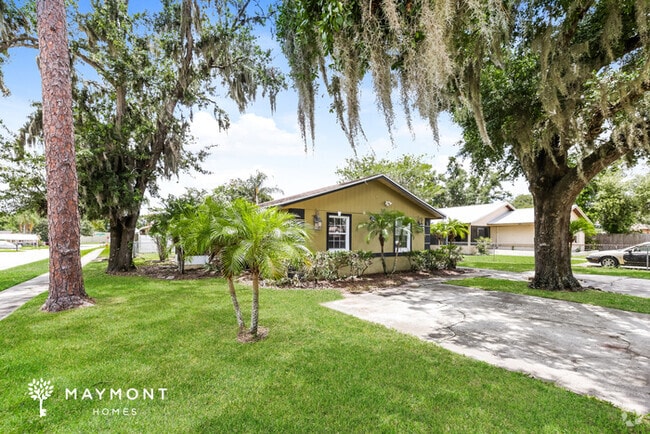 Building Photo - 2310 Chestnut Hills Dr Rental