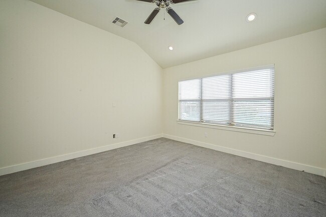 Photo - 1106 Fuschia Rd