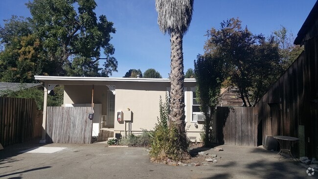 Building Photo - 663 Rose Ave Rental