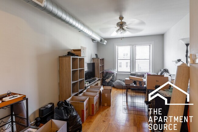 Photo - 3323 N Lakewood Ave Unit 2