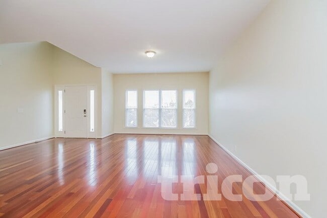 Photo - 1609 Crosswind Pl